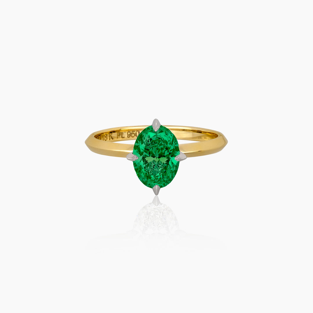 Anillo de compromiso con solitario ovalado