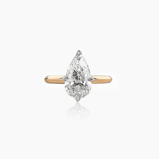 Anillo de compromiso con solitario de pera